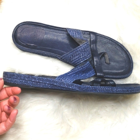 Stuart Weitzman Sandal 10.5M Navy Braided Toe Loop Slide Slip On - Picture 5 of 9